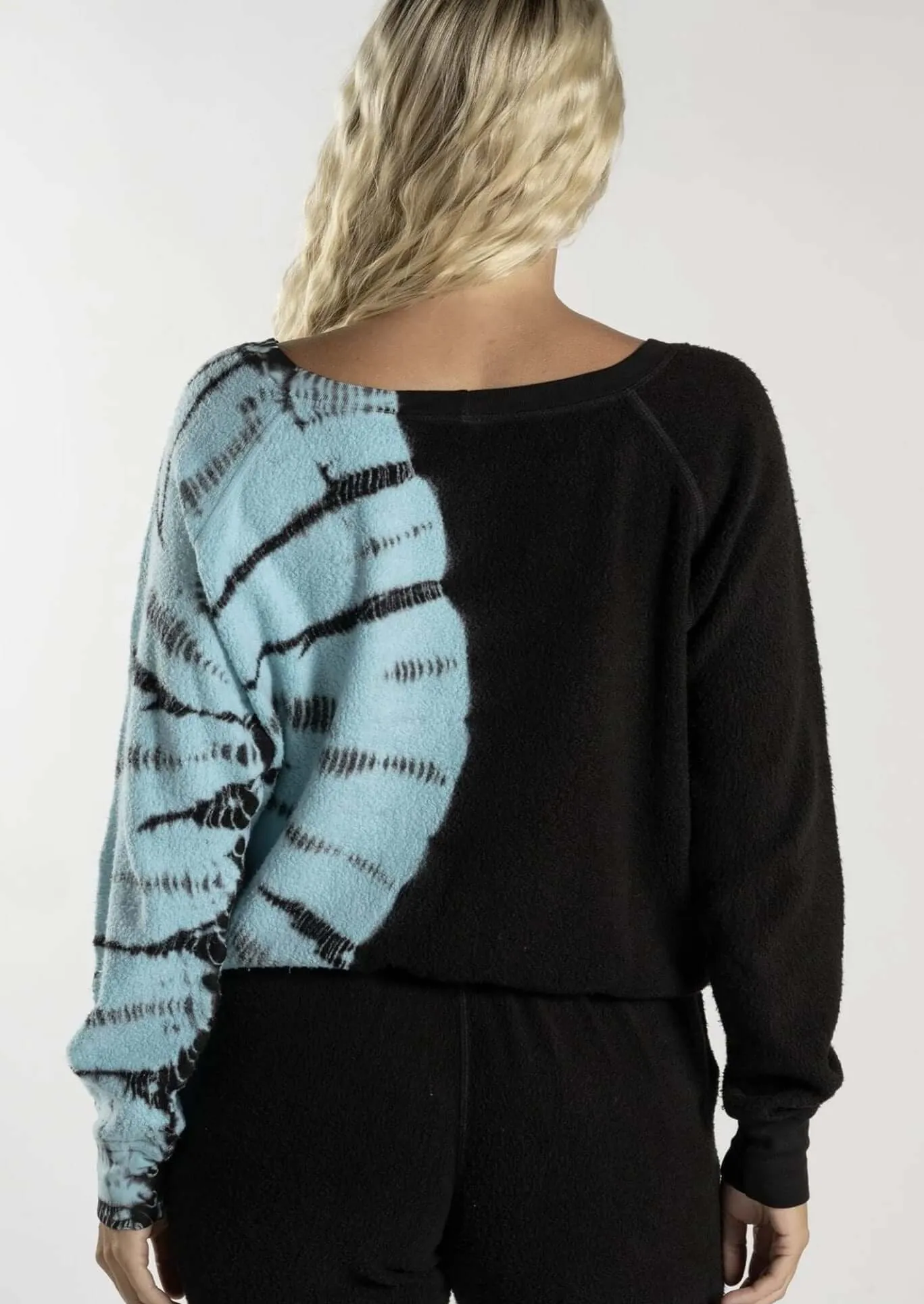 Black Sea Tie Dye Premium Chill Pullover