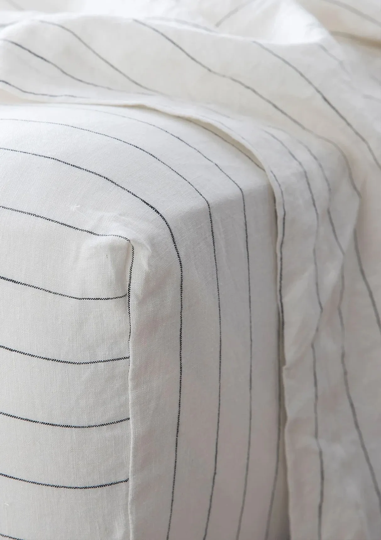 Linen Fitted Sheet Queen | Pencil Stripe