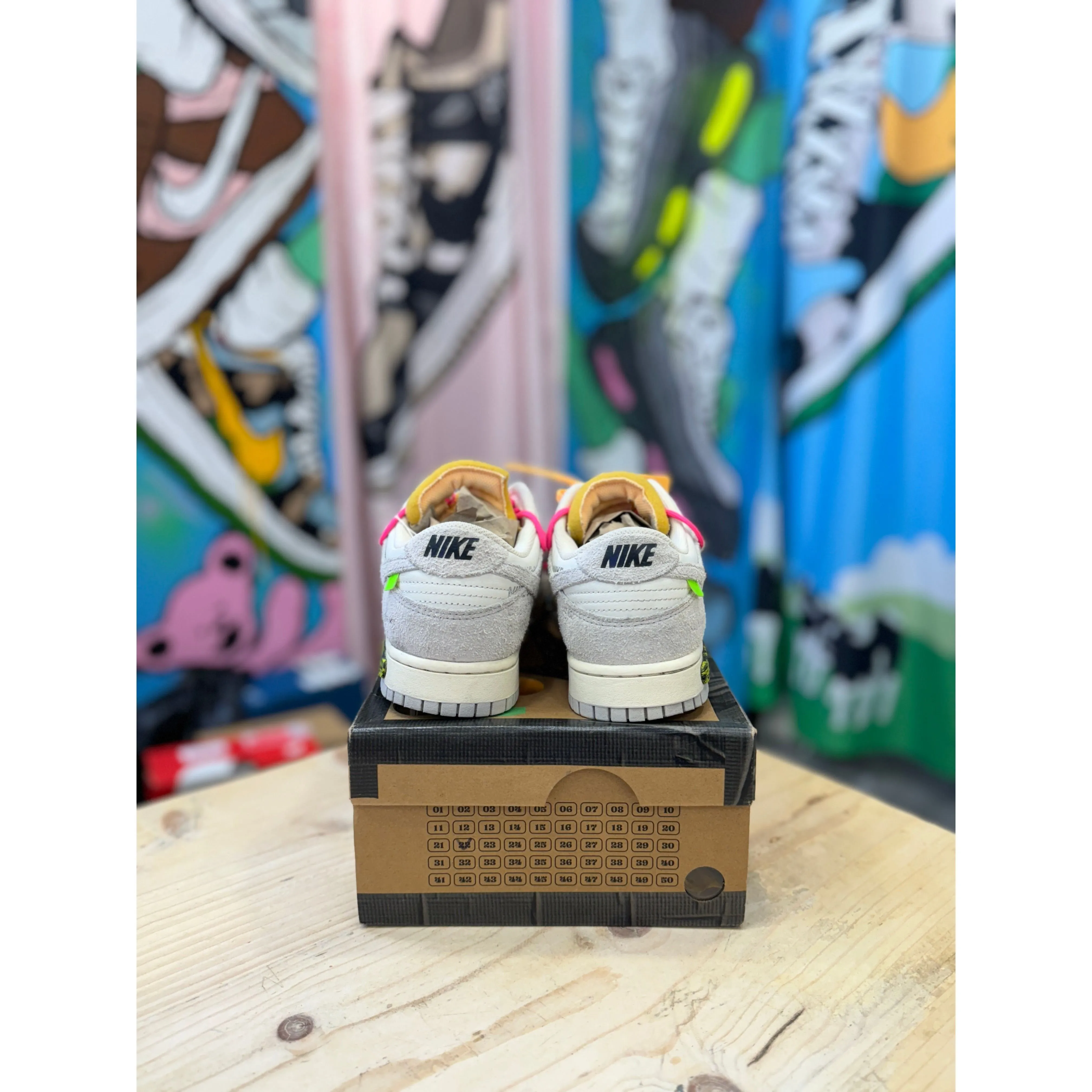 Nike Dunk Low Off White Lot 17. UK 8