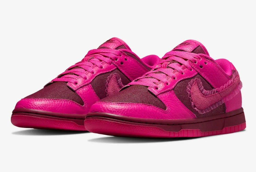 Nike Dunk Low Valentine's Day (2022) (W)