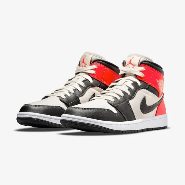 Nike Women's Air Jordan 1 Mid SE (Newsprint/ Light Orewo...