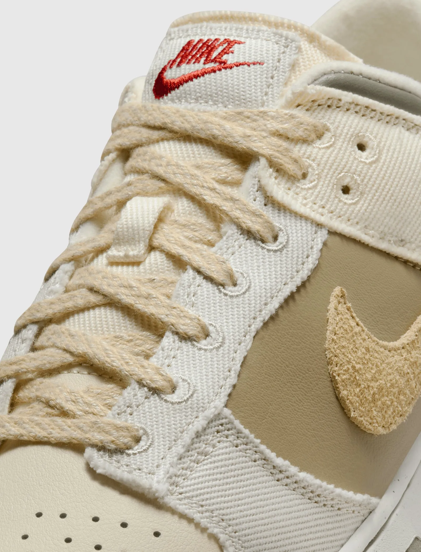 NIKE WOMEN'S DUNK LOW SESAME/ALABASTER   CREAM