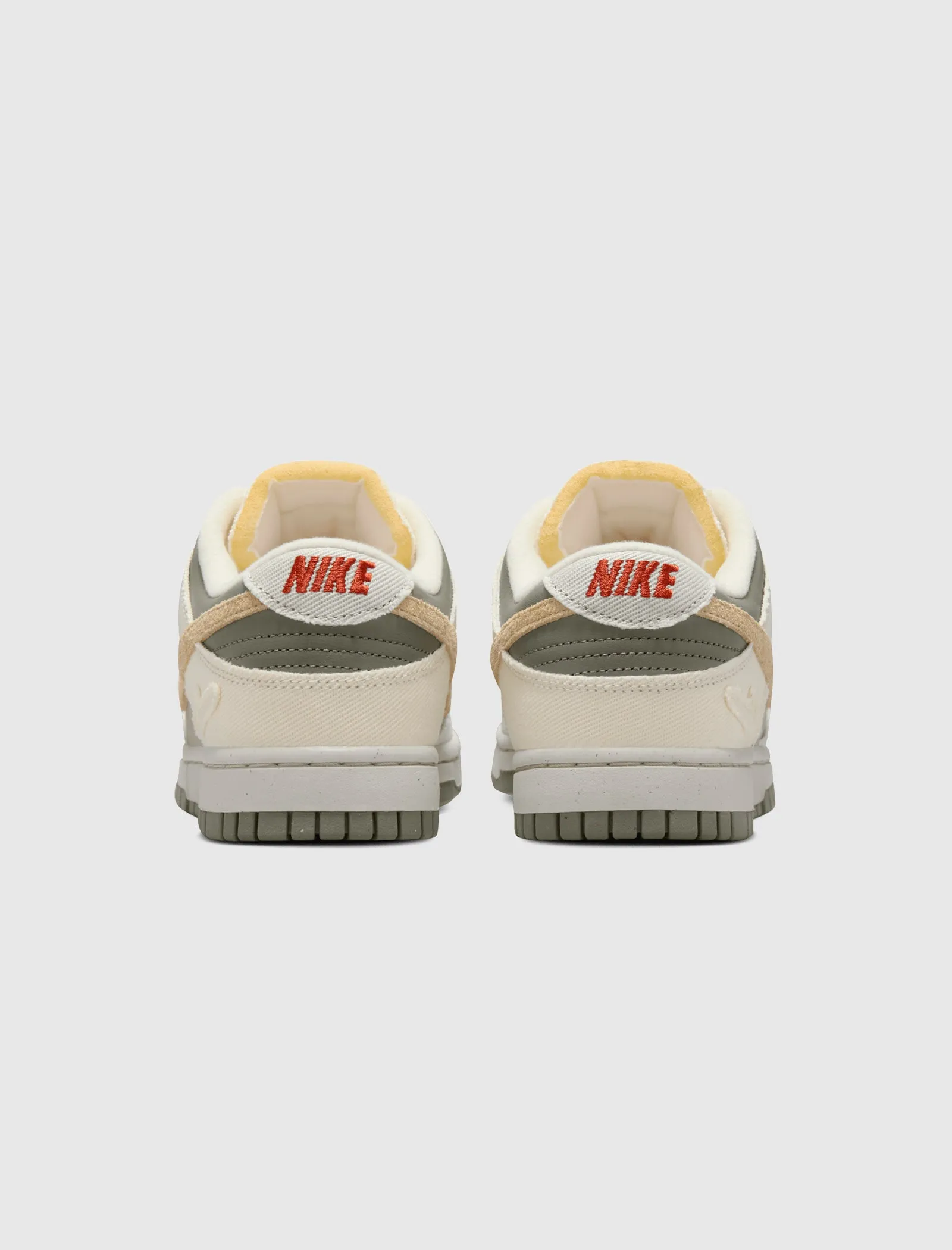 NIKE WOMEN'S DUNK LOW SESAME/ALABASTER   CREAM