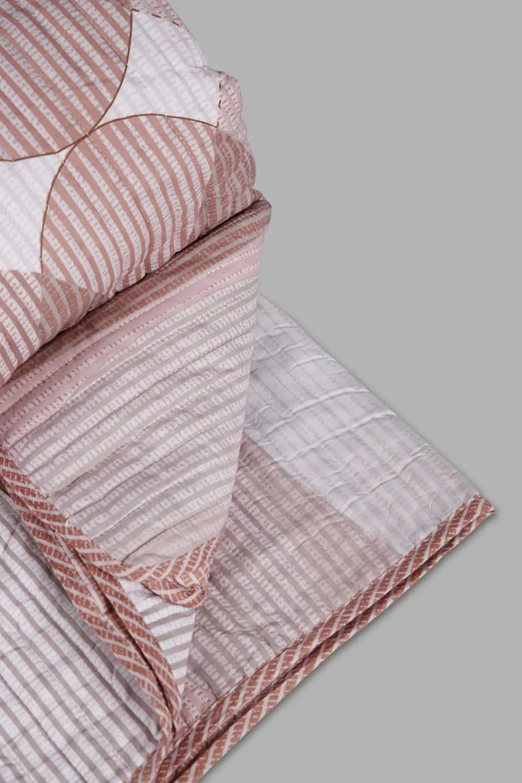 Pink Geometric Print Quilt Set 2-Piece (Single Size)