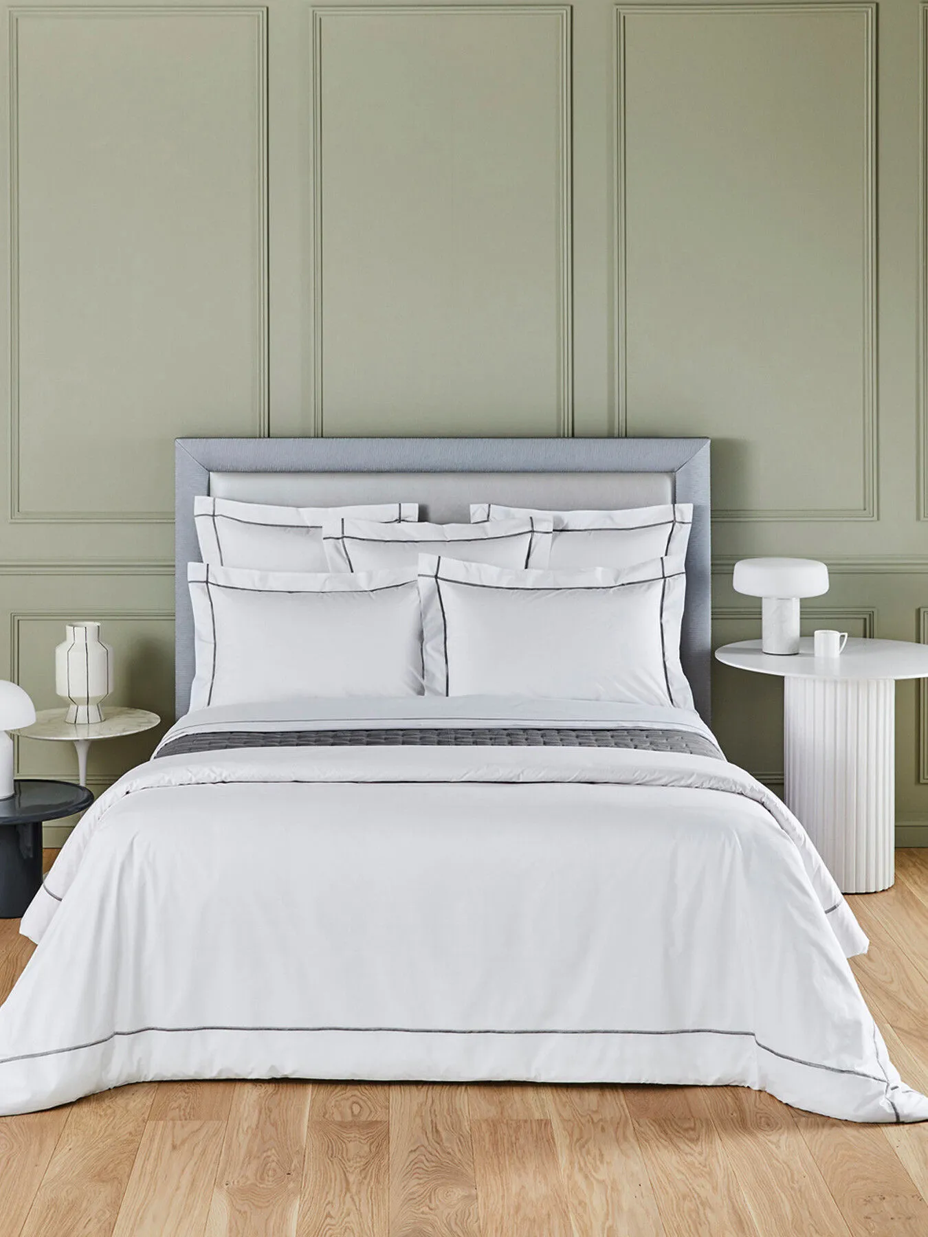 Yves Delorme Athena Duvet Cover - Size Super King Grey